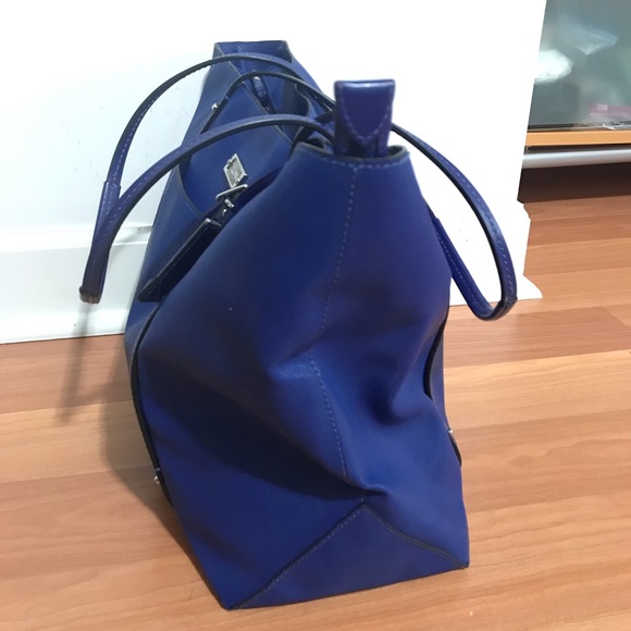 Lady’s Blue Tumi Bag, New with defect - Picture 5 of 9